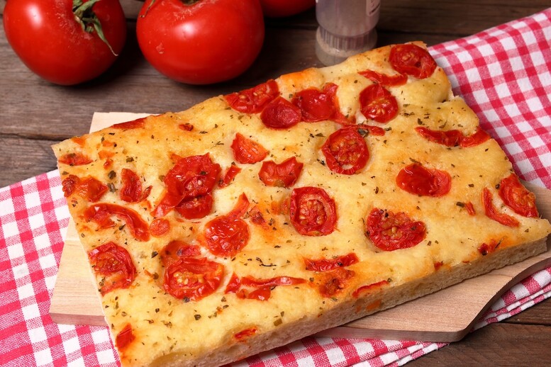 Focaccia barese (foccacia bari) – przepis. Co to jest?