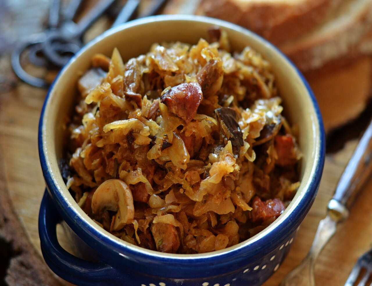 Jakie mięso do bigosu sprawdzi się najlepiej?