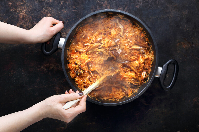 Jak długo można przechowywać bigos w słoikach?