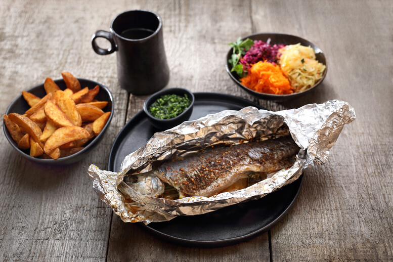 Pieczenie w folii aluminiowej - czy można w niej piec?