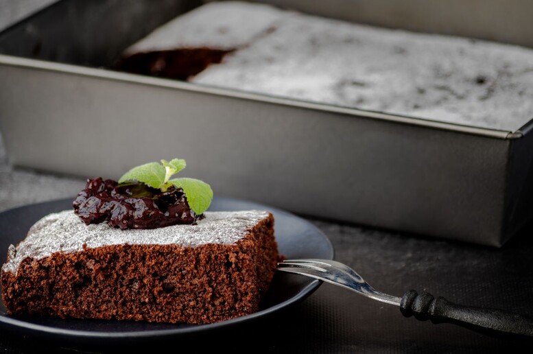 Co dodać do ciasta, żeby było wilgotne?