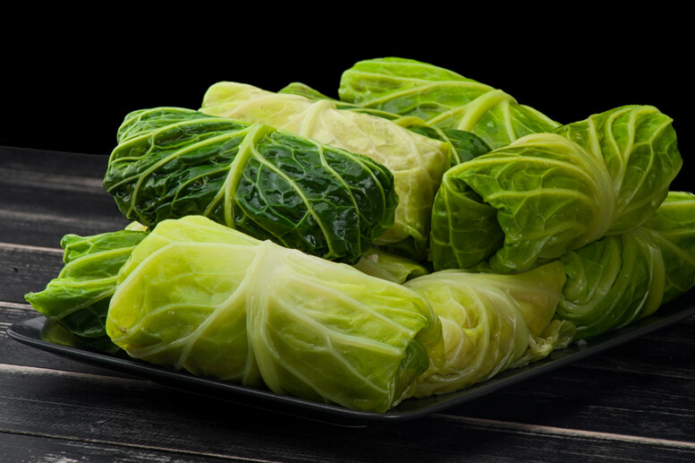 Parzenie kapusty w mikrofali – jak sparzyć na gołąbki?