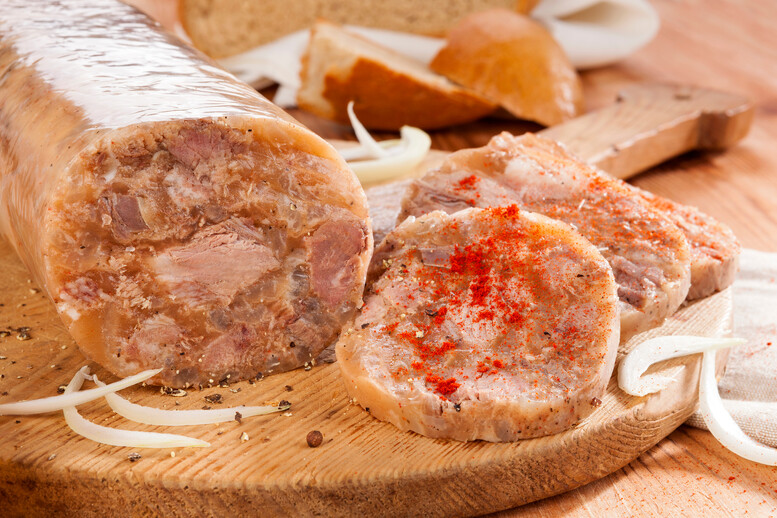 Jak zrobić salceson z głowizny? Jak go zrobić w butelce?