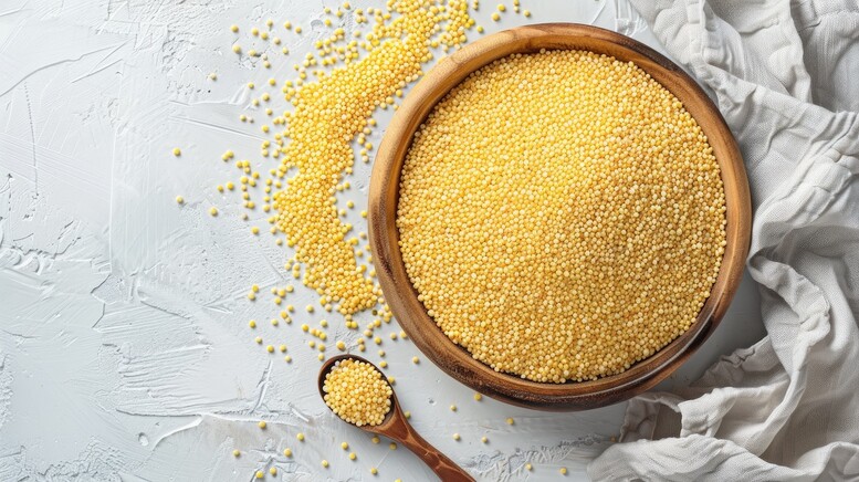 Kasza jaglana na śniadanie – na słono i na słodko. Podpowiadamy, z czym warto ją jeść