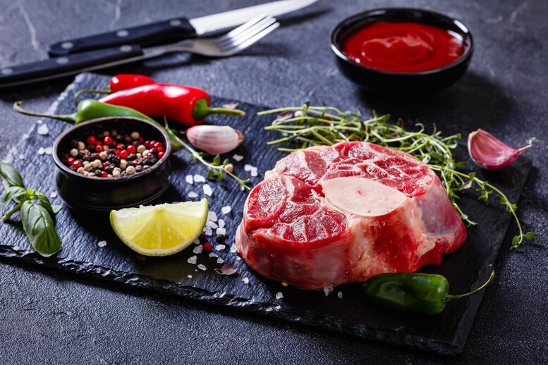 Ossobuco – co to jest? Z czym podawać i z czego się robi?