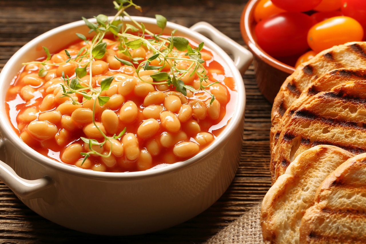 Jak zagęścić fasolkę po bretońsku? Poznaj kilka sprawdzonych trików.