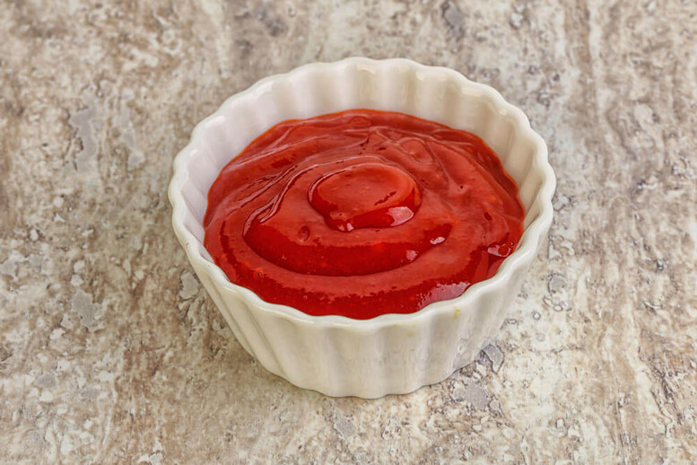 Sos sriracha – czym zastąpić? Co zamiast niego?