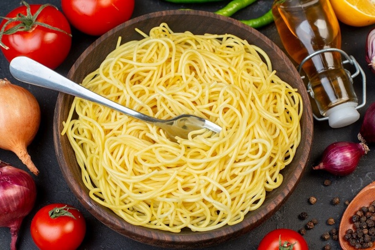 Jak ugotować makaron spaghetti? Ile czasu potrzebuje?