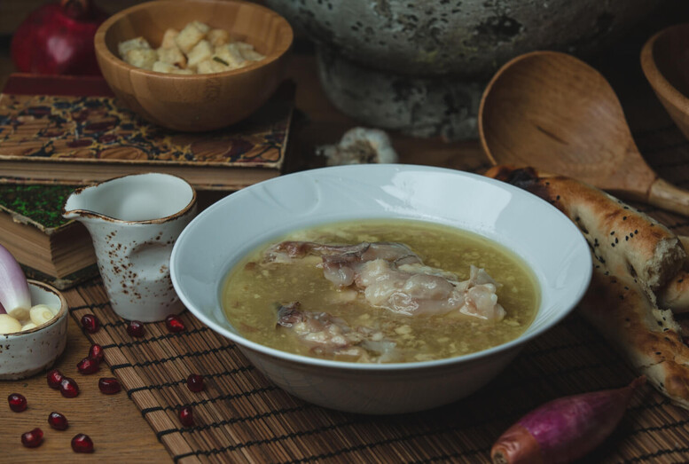 Kapuśniak z prażokami – przepis na wędzonce