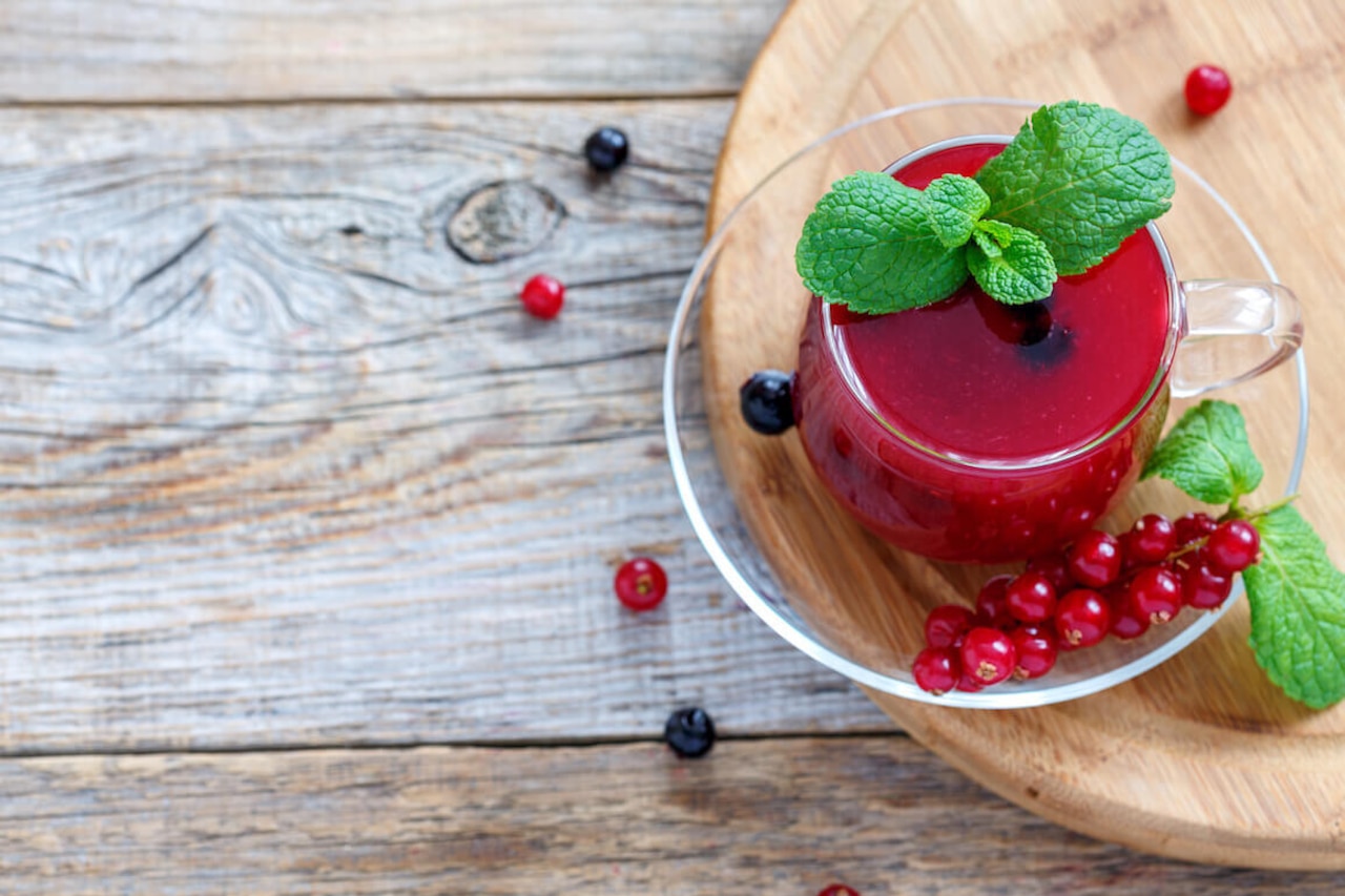 Jak zrobić kisiel domowy? Jak go zagęścić, gdy jest zbyt rzadki?