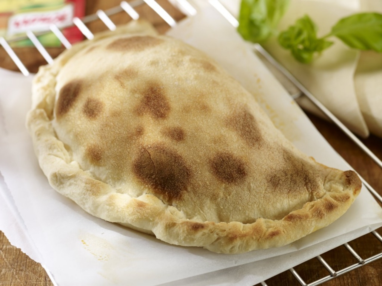 Calzone. Niespodzianka w cieście.