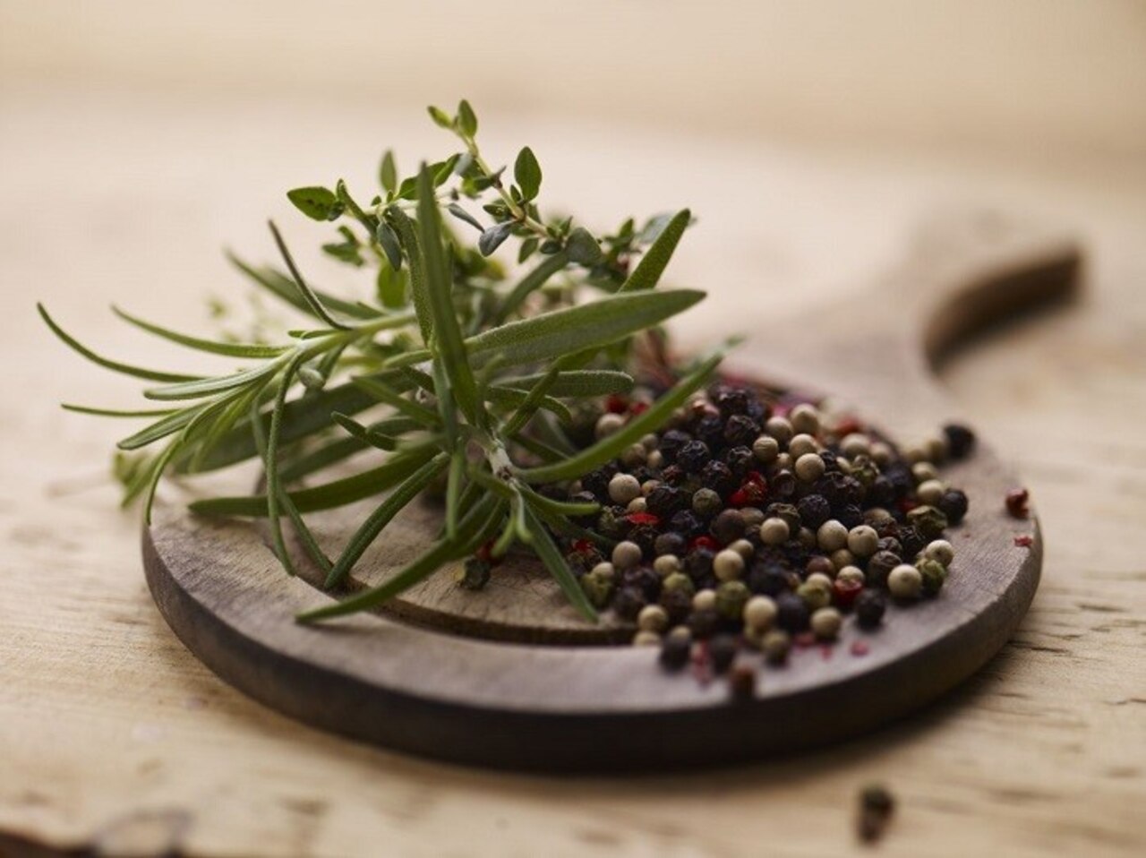 Aromaty Francji. Zioła prowansalskie, bouquet garni i inne.