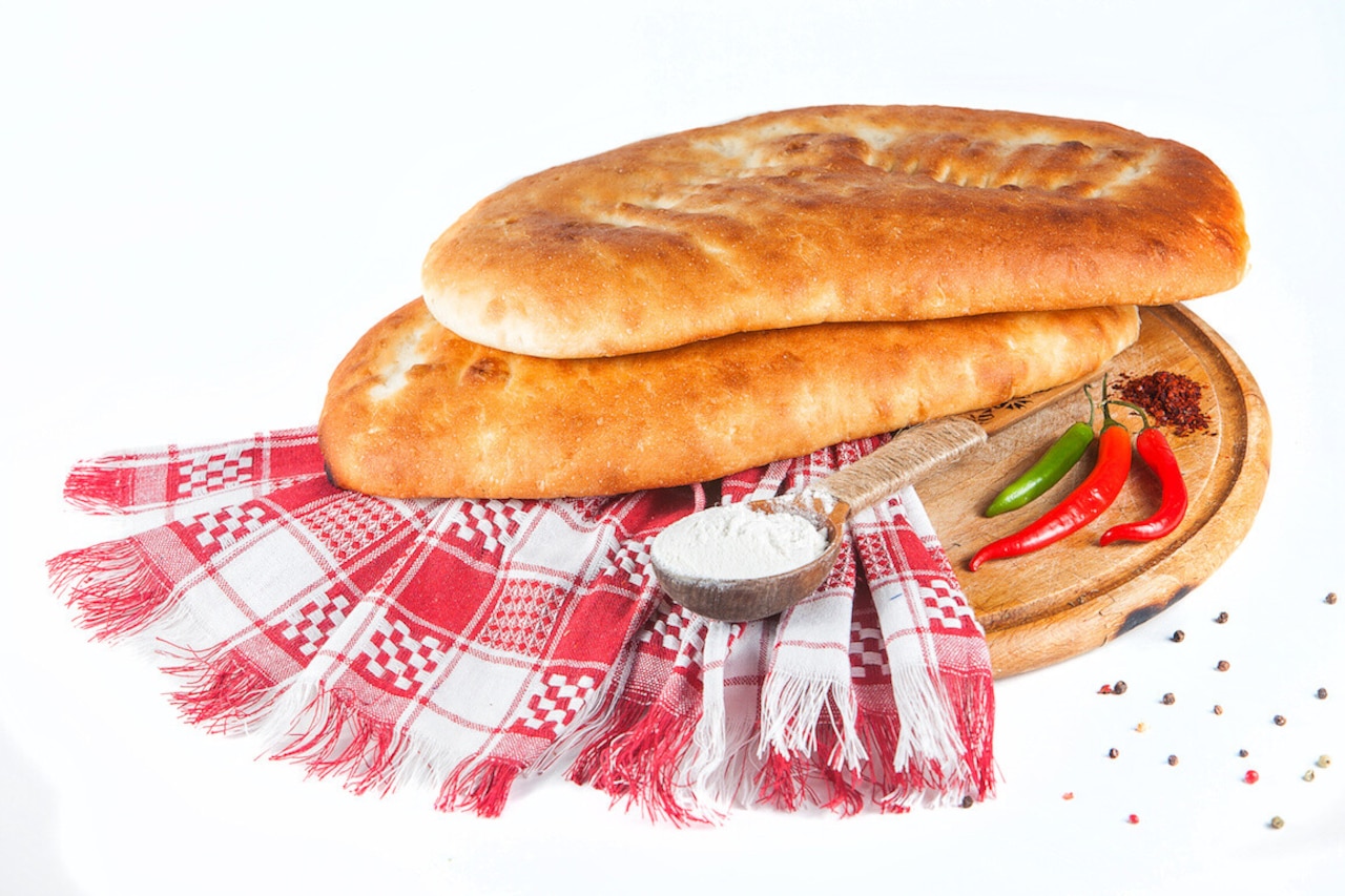 Lawasz gruziński – co to za danie? Z czym je jeść?