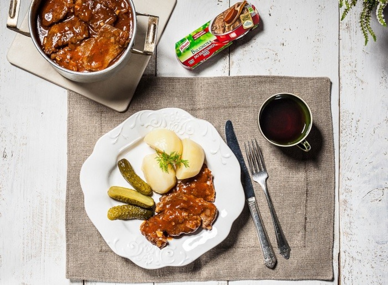 Jesienne gotowanie czyli duszone mięsa. Dziś na obiad bitki wołowe.