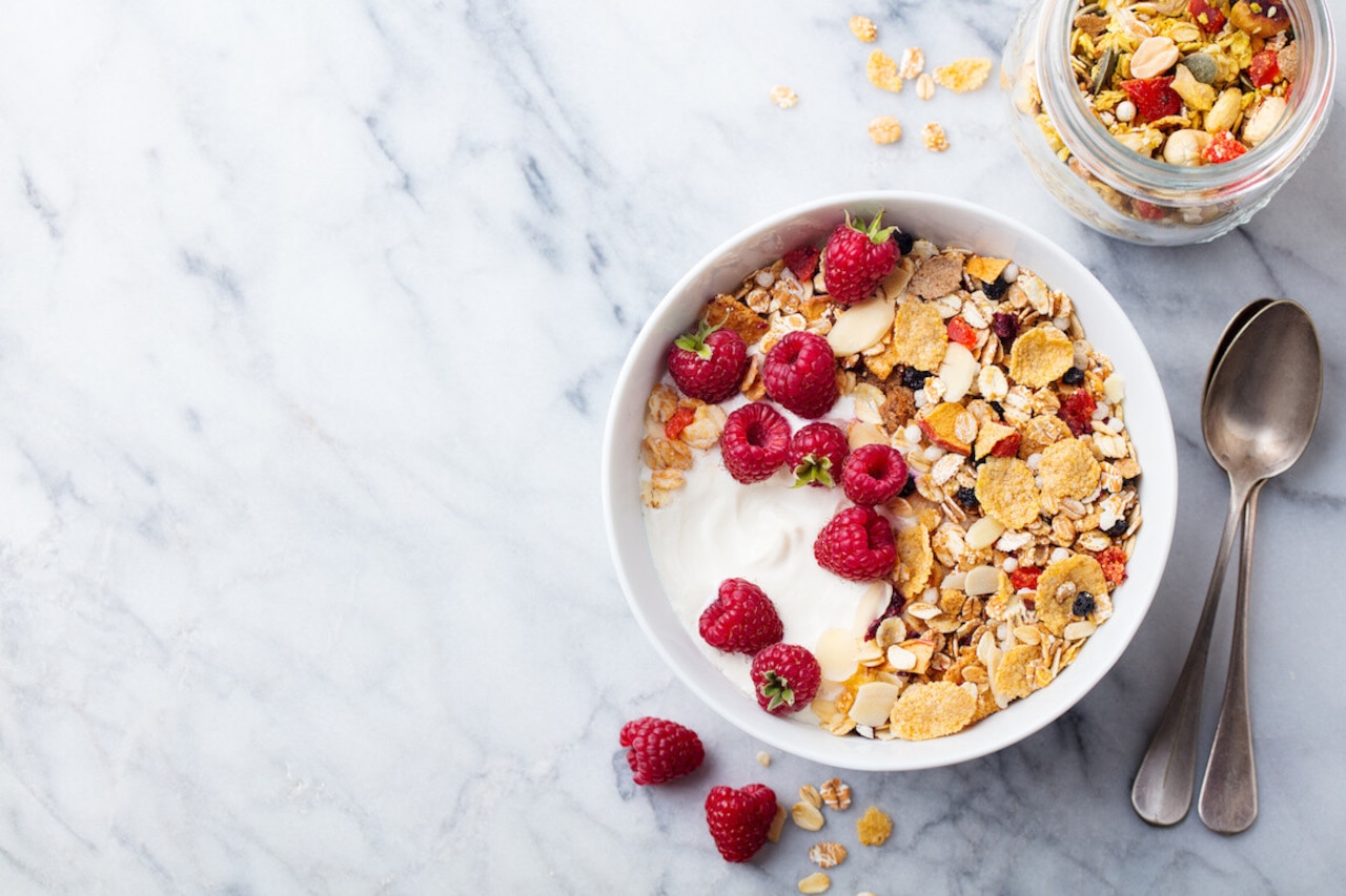 Z czym jeść musli? Co można z nich zrobić?