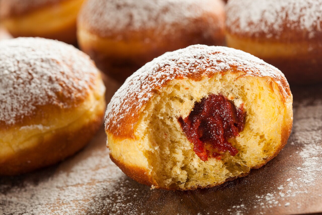 Jak przechowywać pączki po upieczeniu? W czym je trzymać?