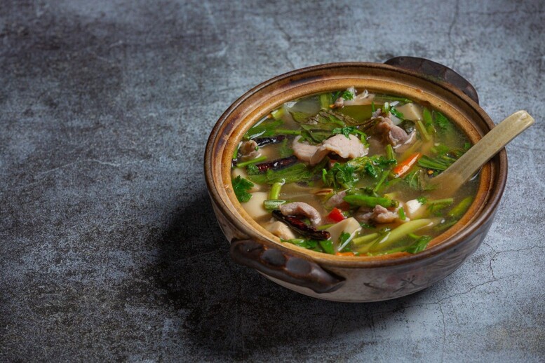 Pak choi z kurczakiem – przepis na zupę