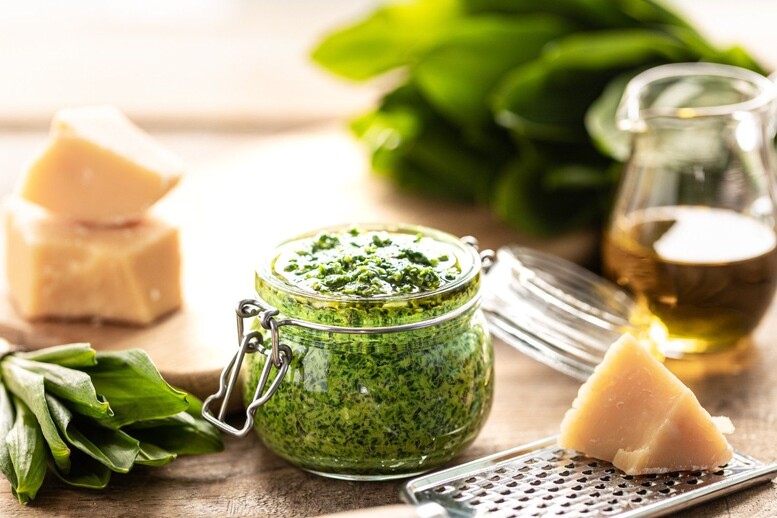 Pesto z pokrzywy – przepis na zimę