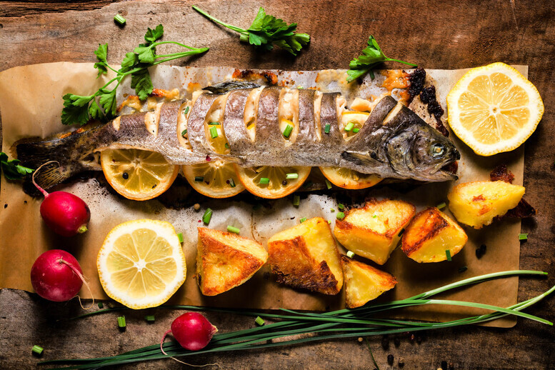 Ryba amur – jak smakuje? Czy ma dużo ości i czy sprawdzi się na Wigilię?