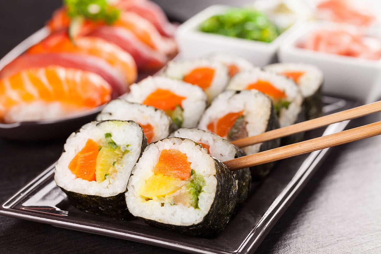 Jaki ryż do sushi? Najlepsze rodzaje i ich zamienniki
