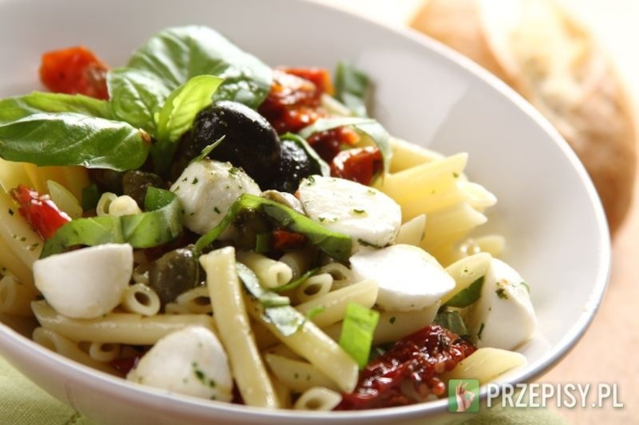 Kolorowe sałatkowe inspiracje na przyjęcia karnawałowe.