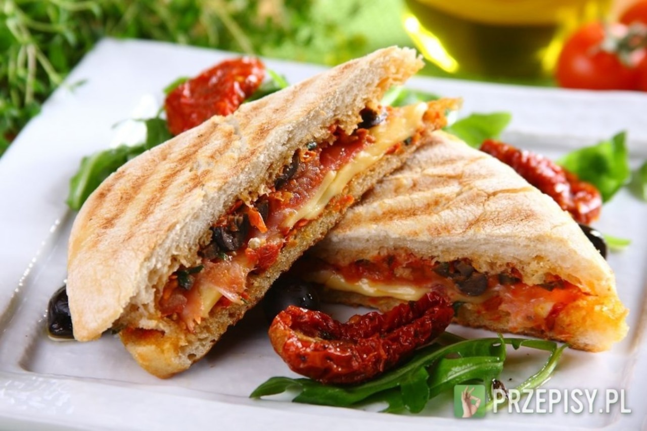 Pyszne panini, włoskie kanapki. Papryka pieczona.