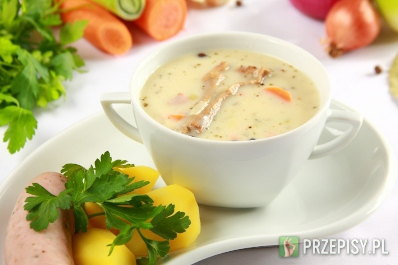 Żurek, barszcz biały. Kwaśne przysmaki na polskim stole.