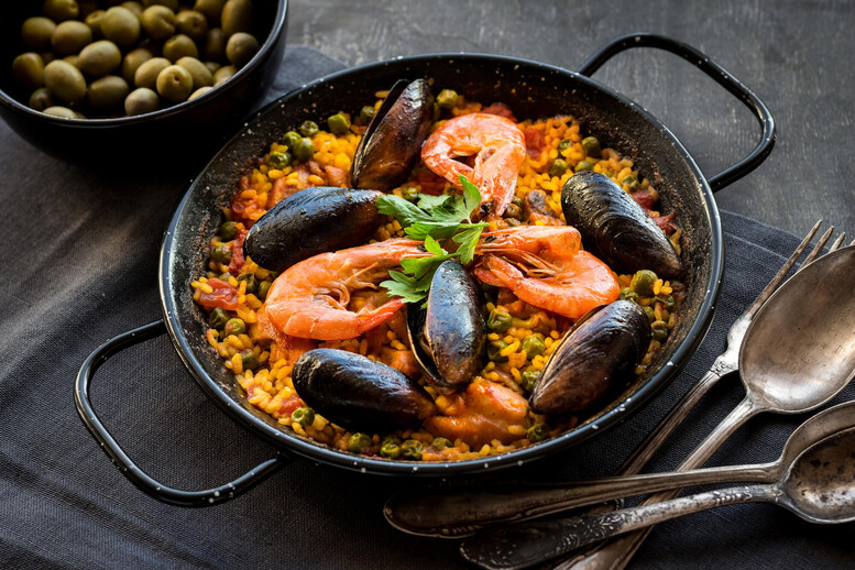 Paella – co to jest? Z jakiego kraju pochodzi?