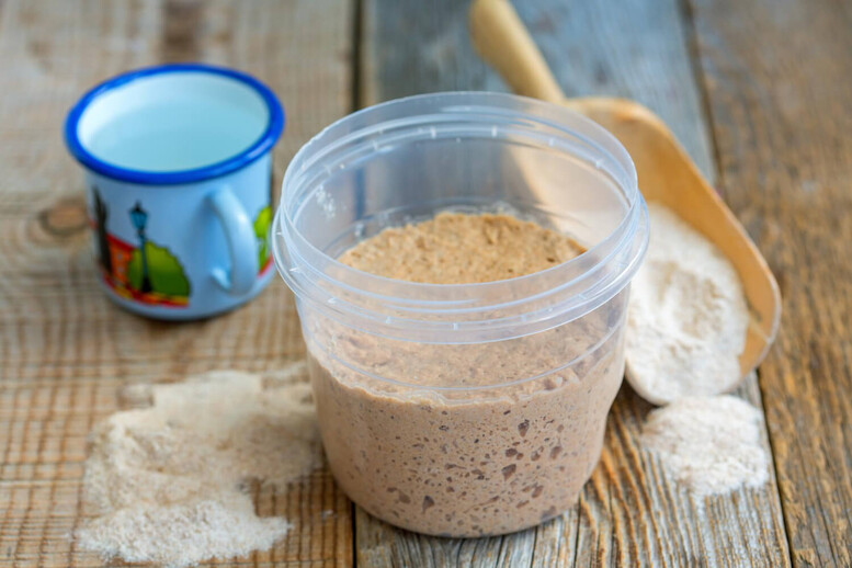 Poolish – co to jest? Jak przygotować pizzę i chleb na zaczynie poolish?