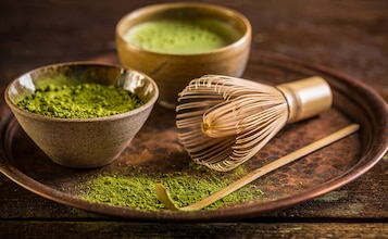 Herbata matcha – co to za napój? Jak parzyć i jak pić matchę?
