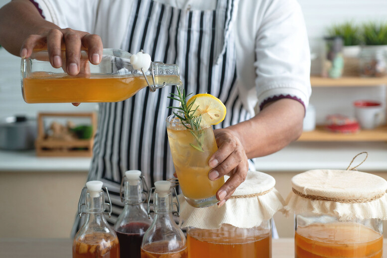 Kombucha – jak zrobić w domu bez grzyba?