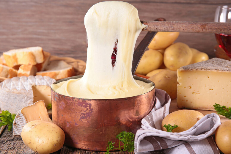 Aligot – co to jest? Przepis na purée serowo-ziemniaczane