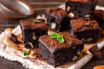 Jak zrobić i przechowywać brownie? Co to za ciasto?