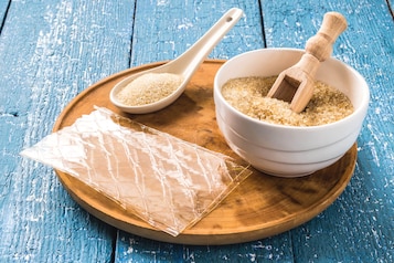 Czym zastąpić żelatynę w domu? Co dodać zamiast niej do ciasta?