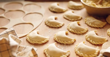 Jak mrozić pierogi, żeby nie pękały? Jak długo można je trzymać w zamrażalniku?