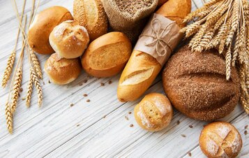 Czym zastąpić drożdże w pizzy, a czym w chlebie?