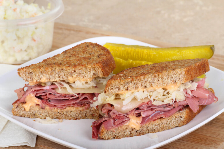 Kanapka z pastrami – przepis na nowojorską kanapkę