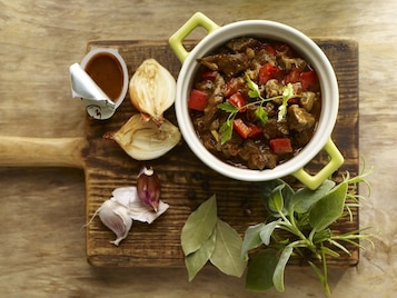 Najważniejszy w kuchni – ostry nóż. Sposób na cebulę