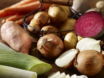 Jesienne zupy. Jakie warzywa do bulionu?