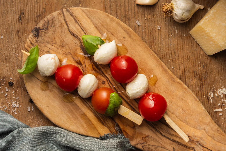 Koreczki caprese – przepis. Jak je przygotować?