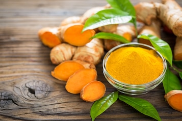 Kurkuma – jak ją stosować i spożywać? W jakich dawkach?