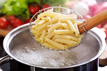 Jak ugotować makaron al dente i co to właściwie znaczy?