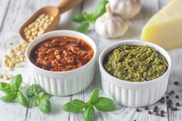 Jak konserwować pesto? Jak długo można przechowywać je w lodówce?