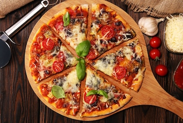 Jaki ser do pizzy wybrać? Jaki sprawdzi się do zapiekania?