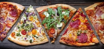 Jakie dodatki do pizzy układać na cieście? Pomysły na sprawdzone i oryginalne składniki