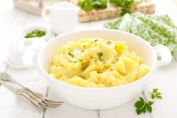 Jak zrobić puree ziemniaczane? Sposoby na dobre puree z ziemniaków