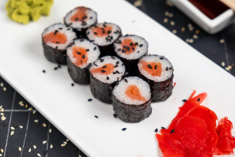 Sake maki – co to jest za rodzaj sushi? Z czym?