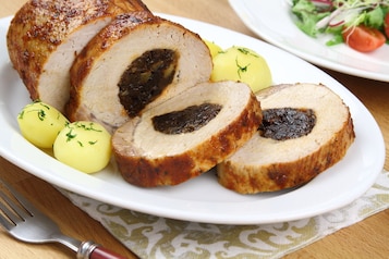 Schab faszerowany śliwką