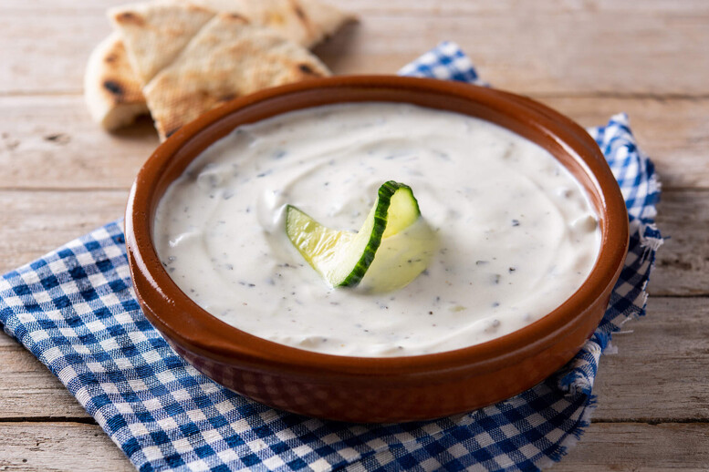 Sos blue cheese – przepis na ciepło. Jak zrobić go do makaronu?