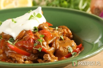 Szybkie dania. Po świątecznych zakupach – aksamitny strogonoff.